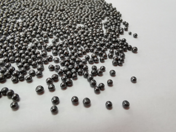 Uniform martensitic steel shot for shot peening （